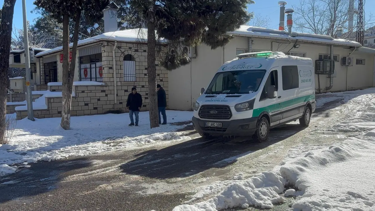 Gaziantep'te kanlı gece! Tartıştığı komşusunu sırtından bıçakladı 1