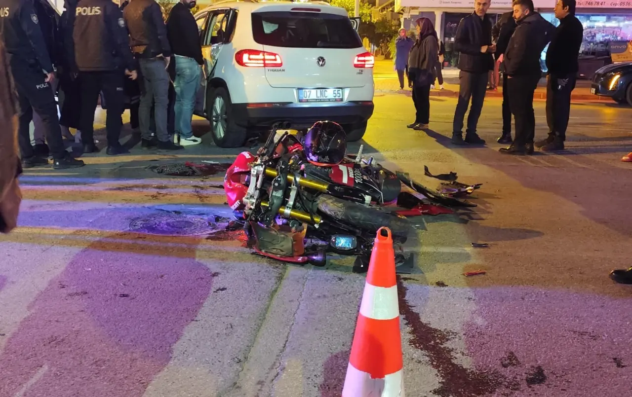 Manavgat'ta yürek burkan kaza: Kaskını sevdiğine verdi, canından oldu! 1