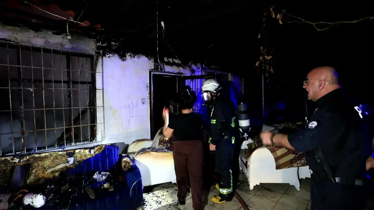 Antalya'da alevler her şeyi yuttu: Ev sahibi sinir krizi geçirdi! 4