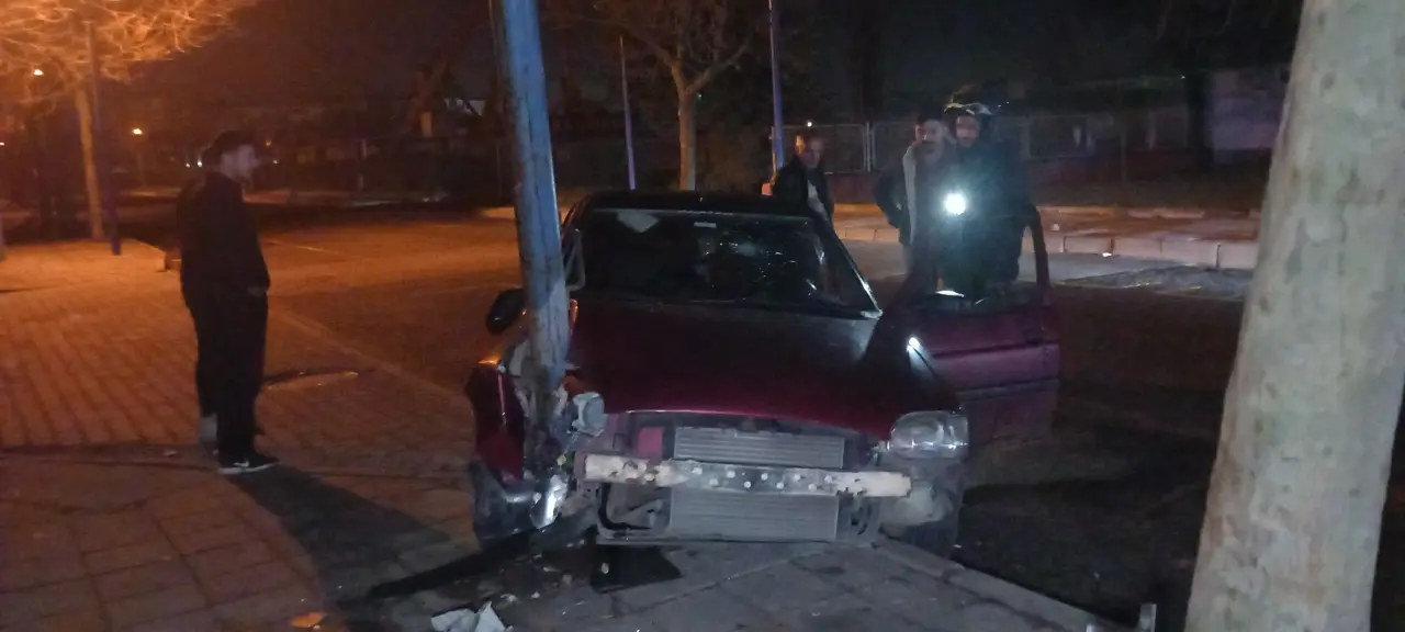 Çorlu’da gece yarısı şok kaza! Sürücü aracı bırakıp kaçtı 4