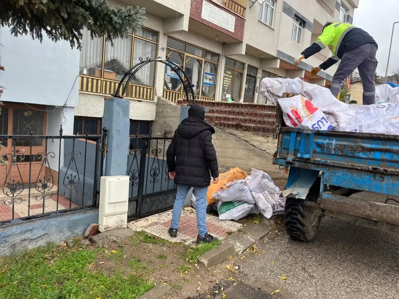 Koyulhisar Belediyesi’nden 30 Haneye Yakacak Desteği 5