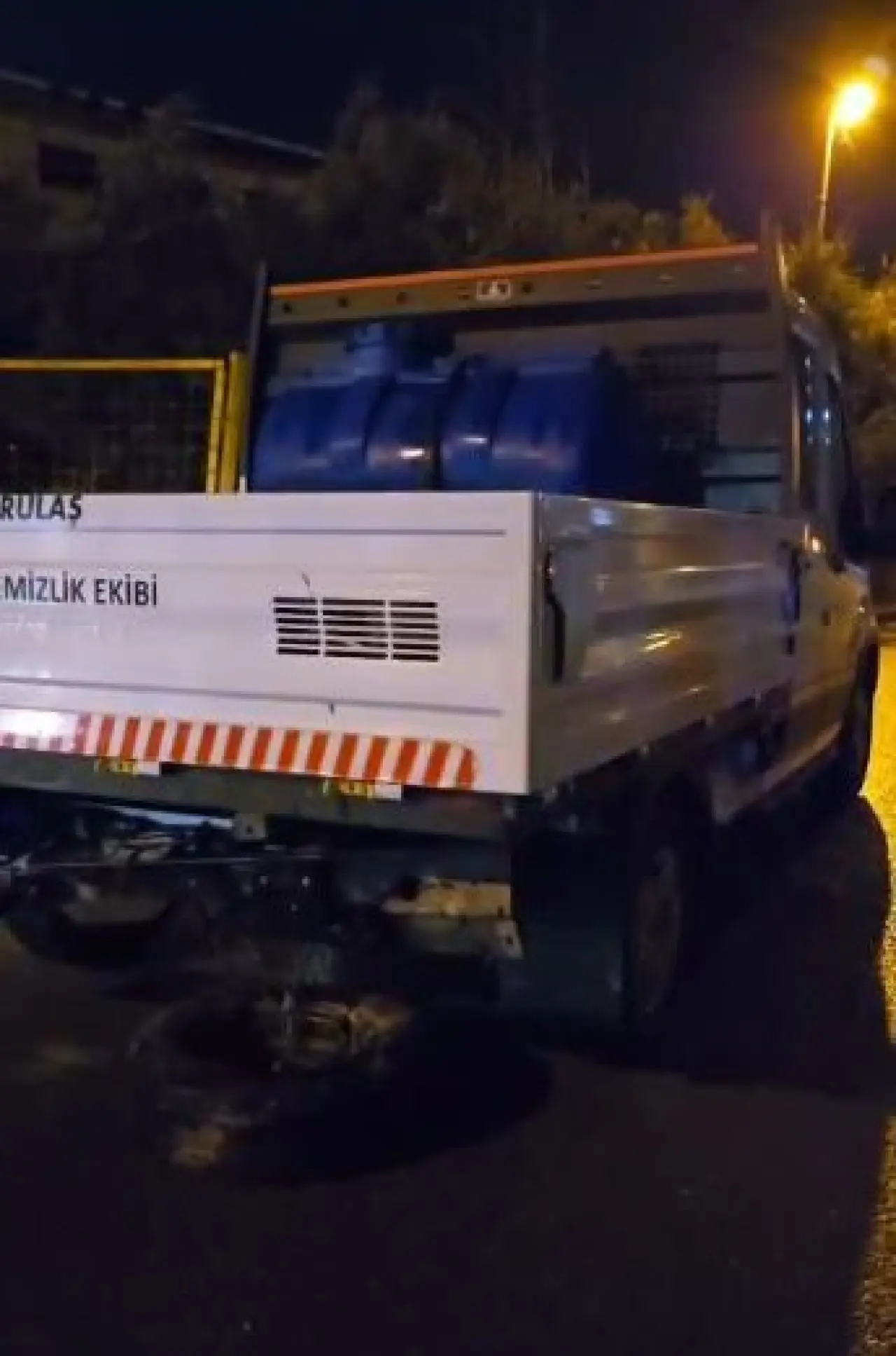 Bursa’da dehşet! Otomobil belediye kamyonetine çarptı, hurdaya döndü 2