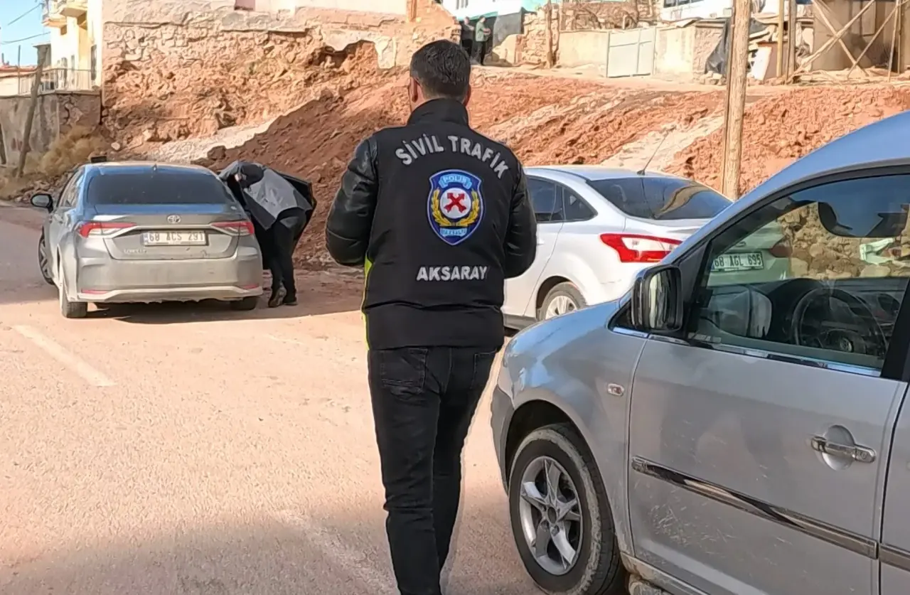 Uyuşturucu şüphelileri aksaray sokaklarında polisi peşine taktı 3