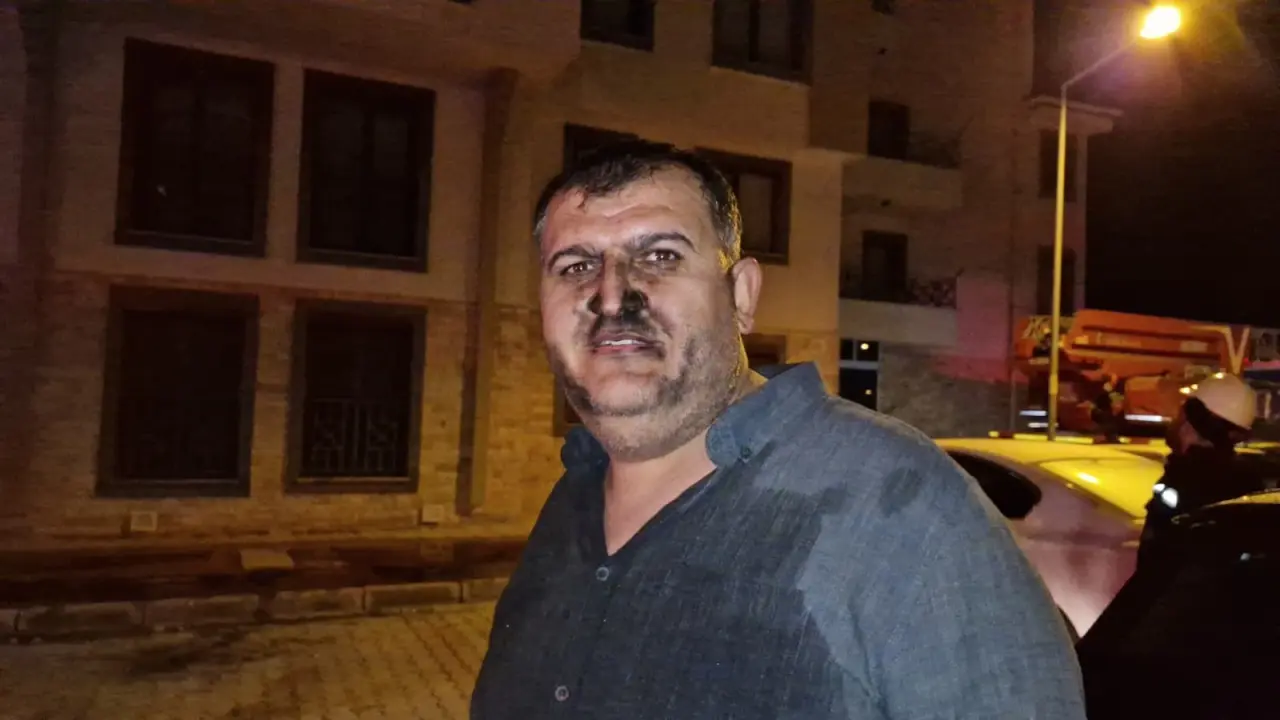 Daireyi ateşe verdi, mahalle sokağa döküldü! 10 kişi dumandan etkilendi 3