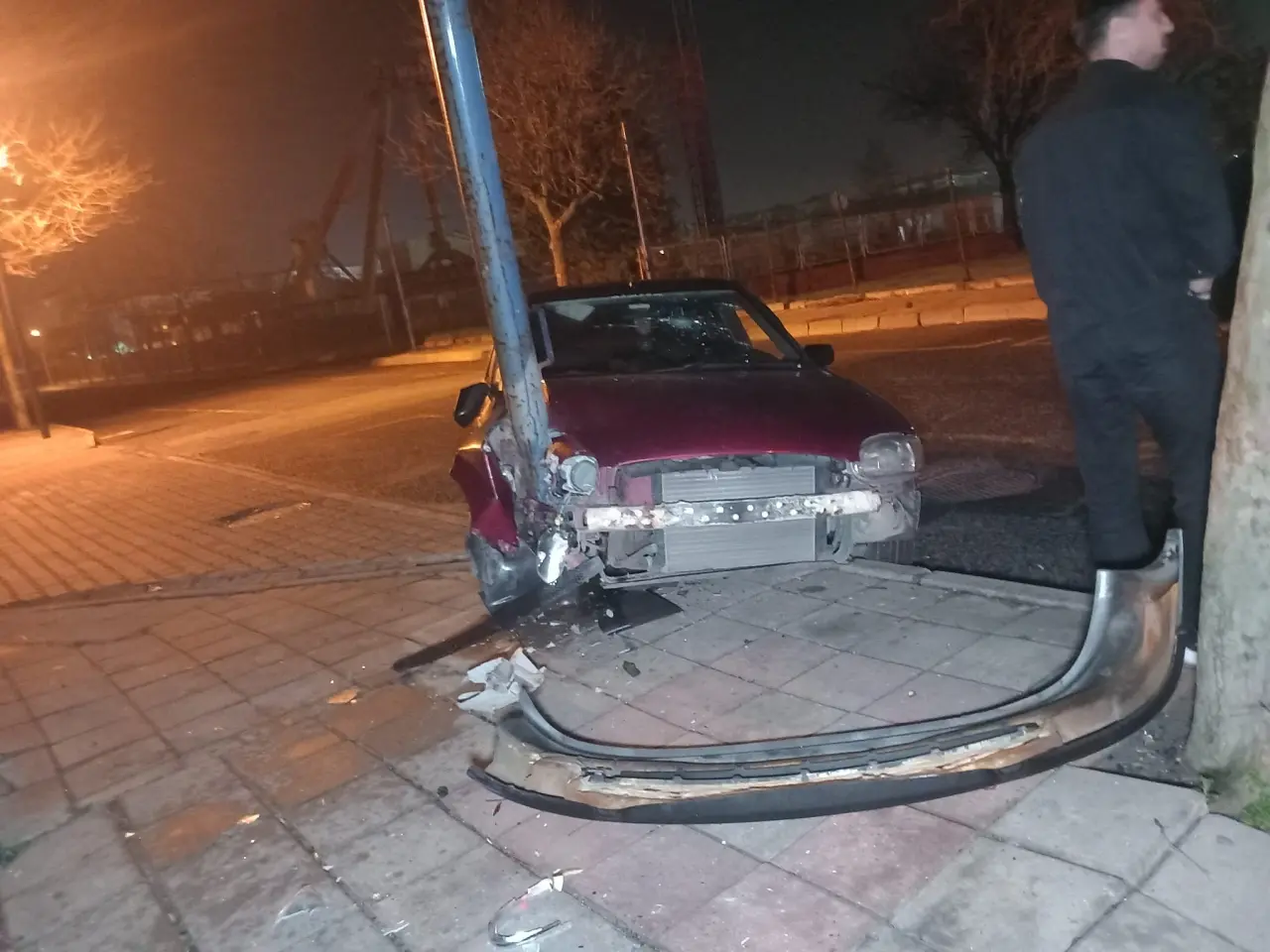 Çorlu’da gece yarısı şok kaza! Sürücü aracı bırakıp kaçtı 3