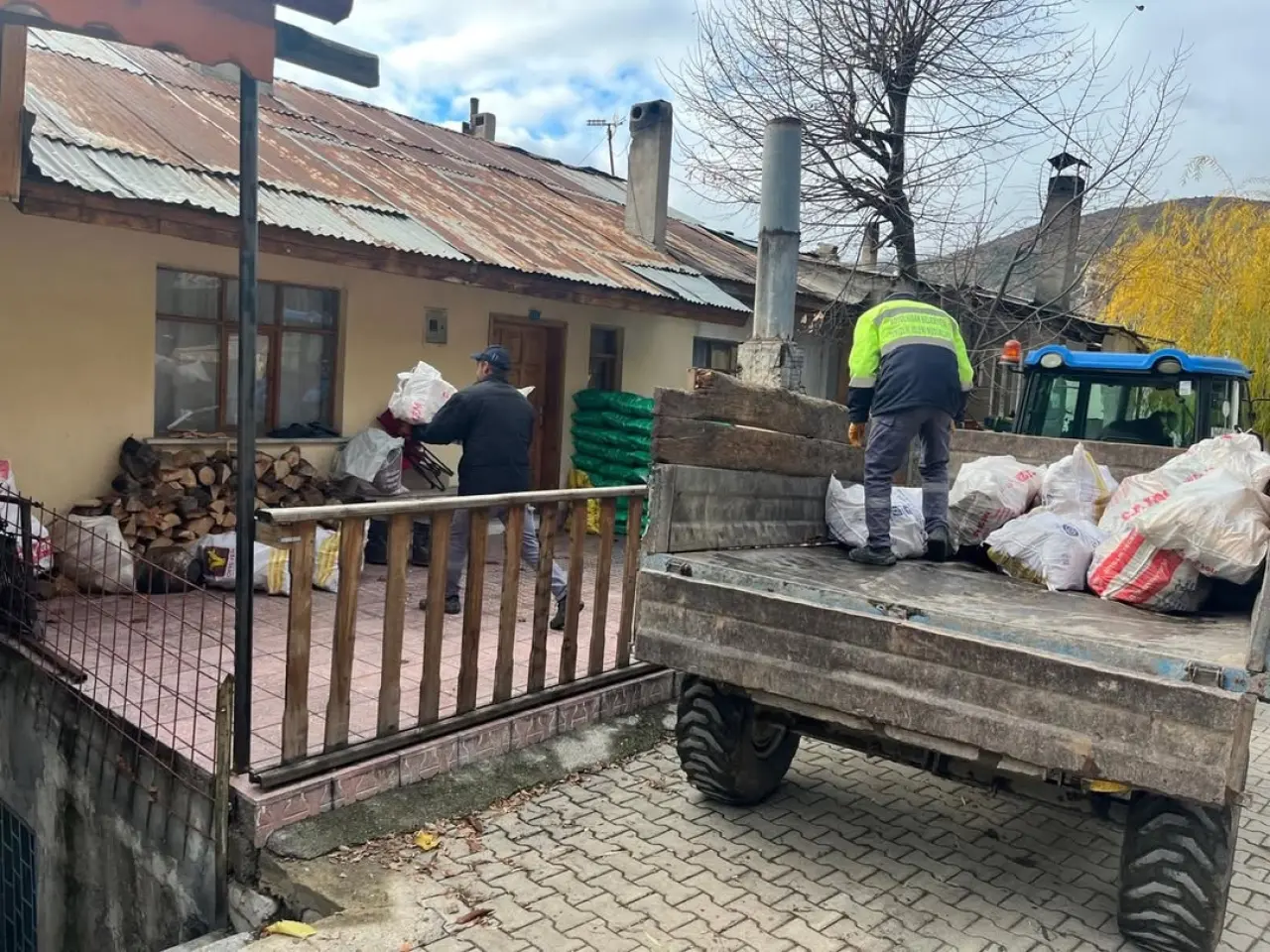 Koyulhisar Belediyesi’nden 30 Haneye Yakacak Desteği 4