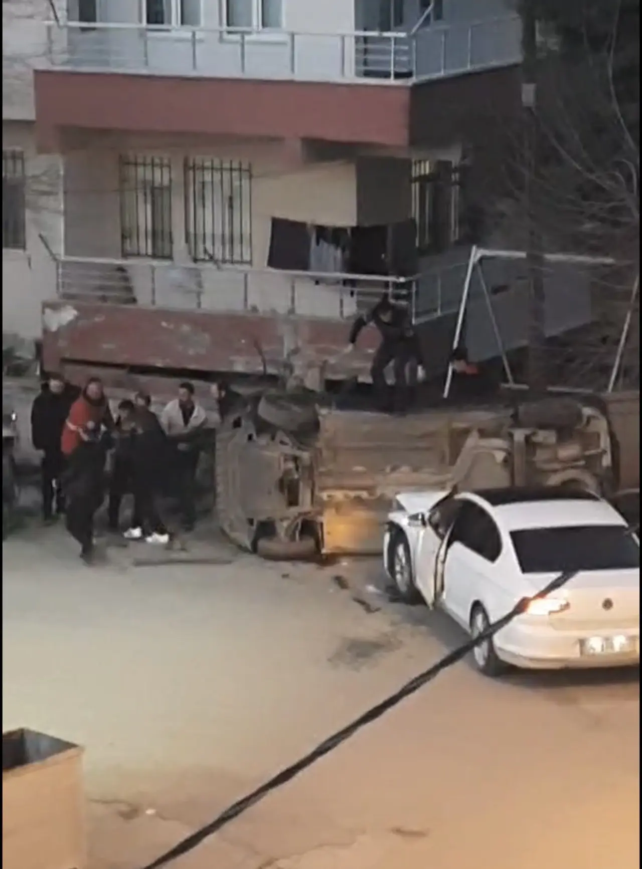 Adıyaman’da feci çarpışma: 3 kişi yaralandı! 1