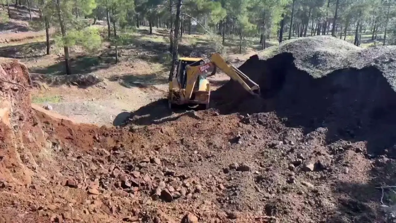 Hatay’da korkunç olay! 10 yaşındaki çocuk su dolu çukura düşerek can verdi 3