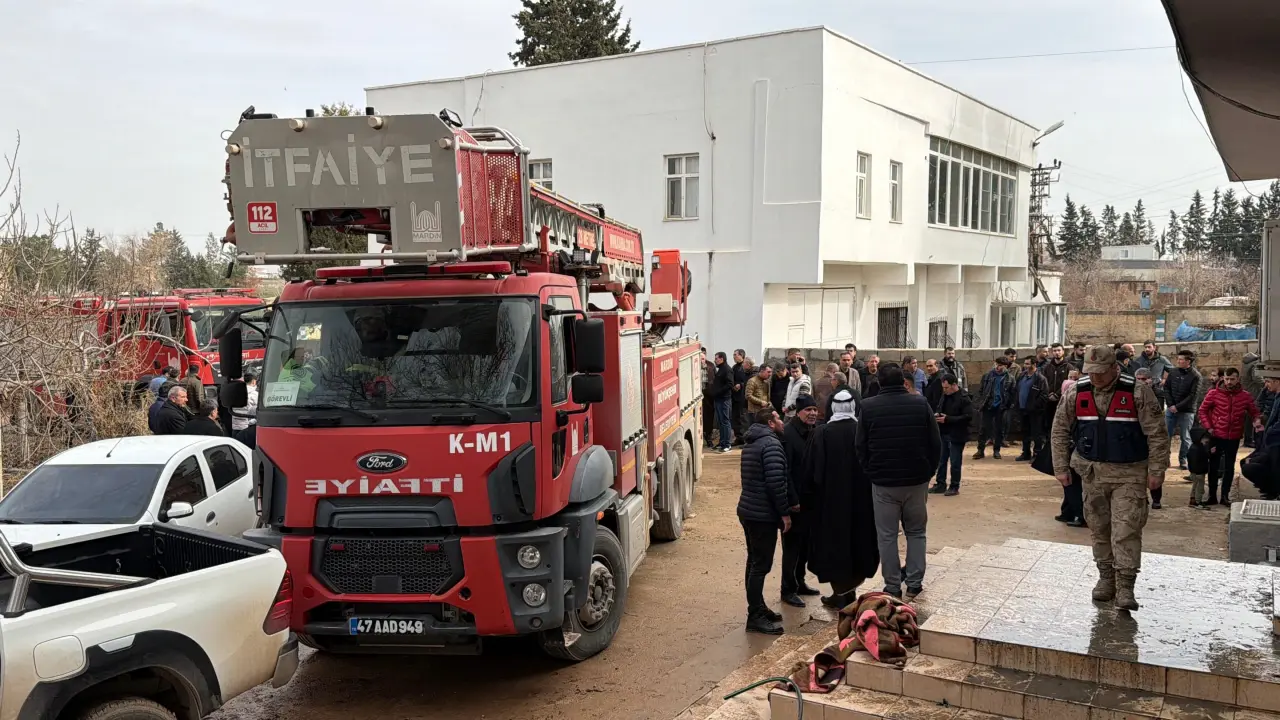 Evden yükselen alevler kabusa döndü! 2 ölü, 2 yaralı 1