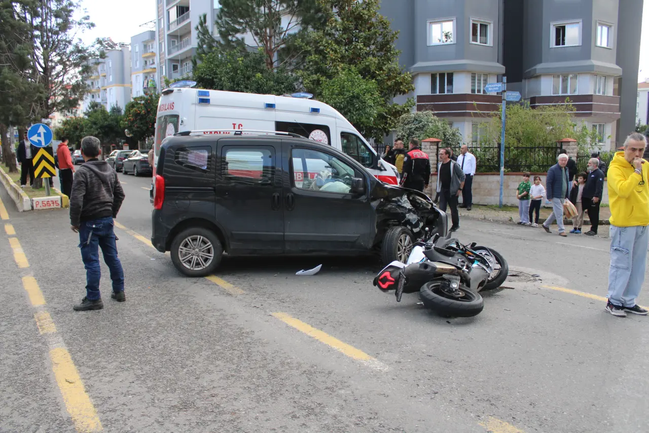 Aydın’da dehşet anları! Motosiklet sürücüsü metrelerce savruldu 4