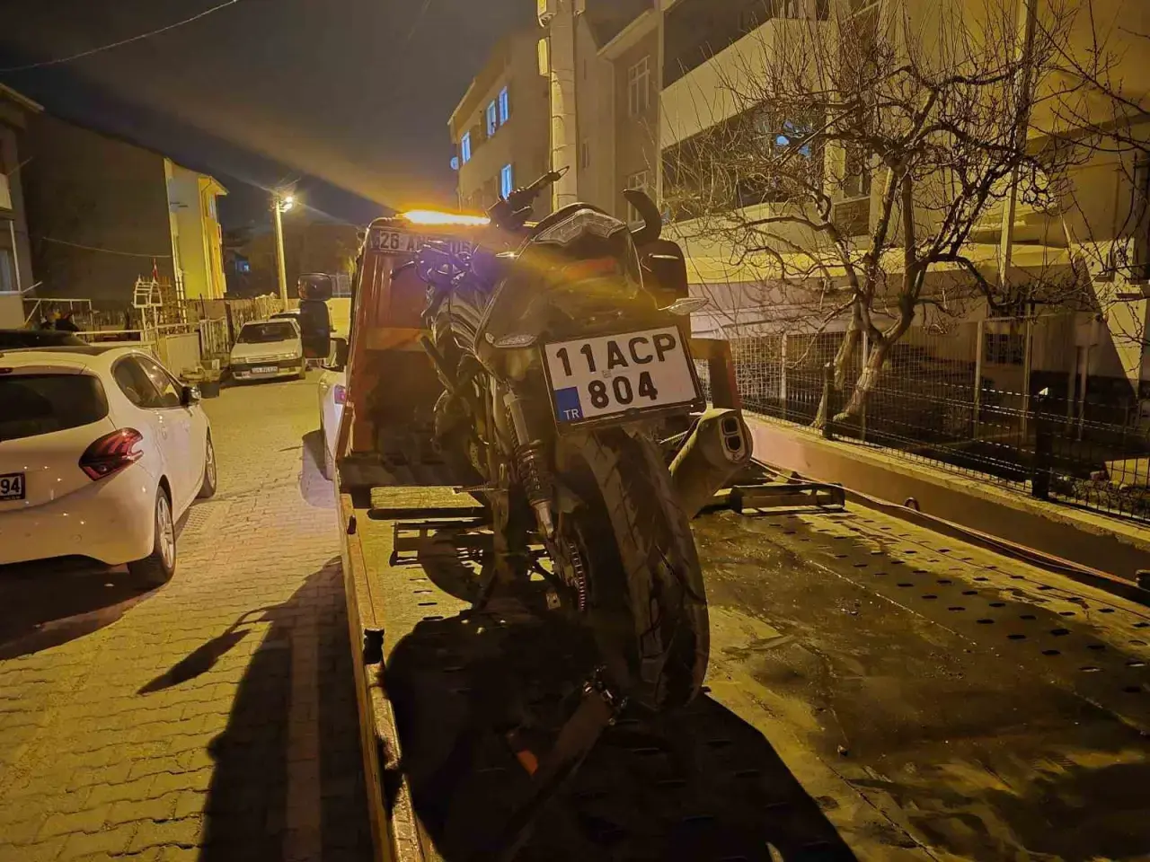 Kask yok, ehliyet yok, plaka yok… 17 yaşındaki gencin hız tutkusunun bedeli dudak uçuklattı! 2