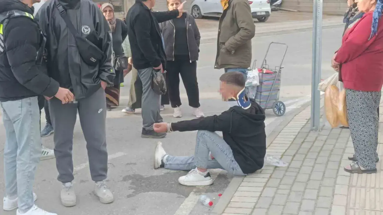 Antalya’da sokak ortasında faciaya ramak kala... Saniyelik hata, 3 çocuk hastanelik oldu! 1