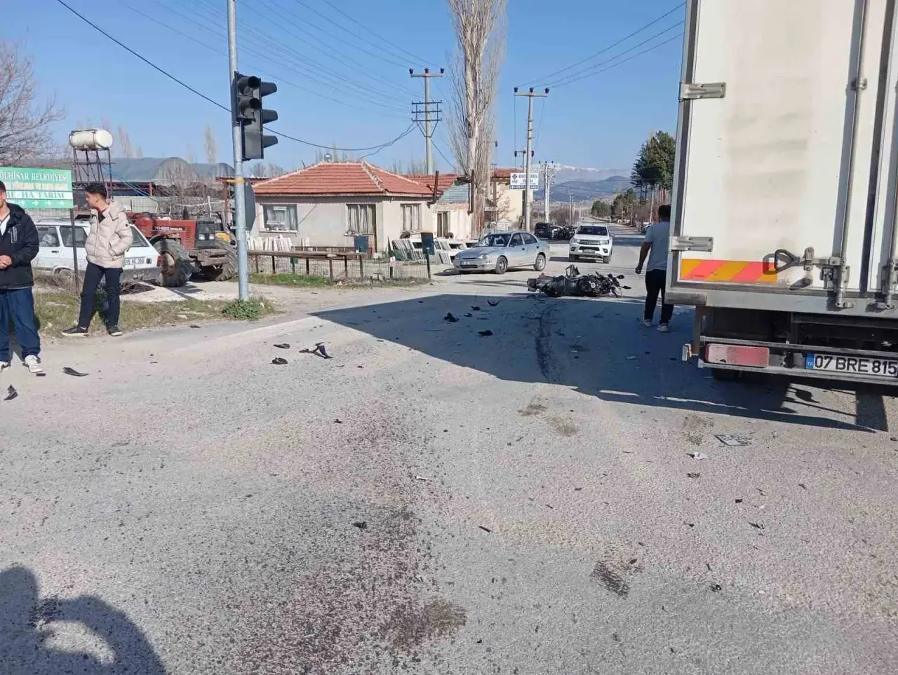 Kavşakta ölümle buluştu! Genç sürücü hastanede can verdi 2