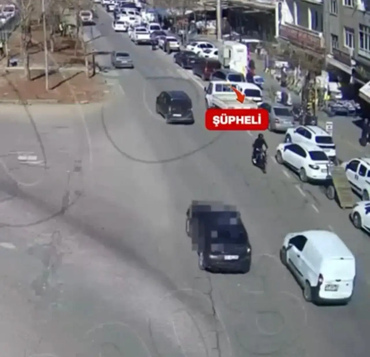 Diyarbakır'da aday sürücünün pahalı macerası kamerada... 16 binlik egzoz için kaçtı, 200 bin TL ödedi! 4