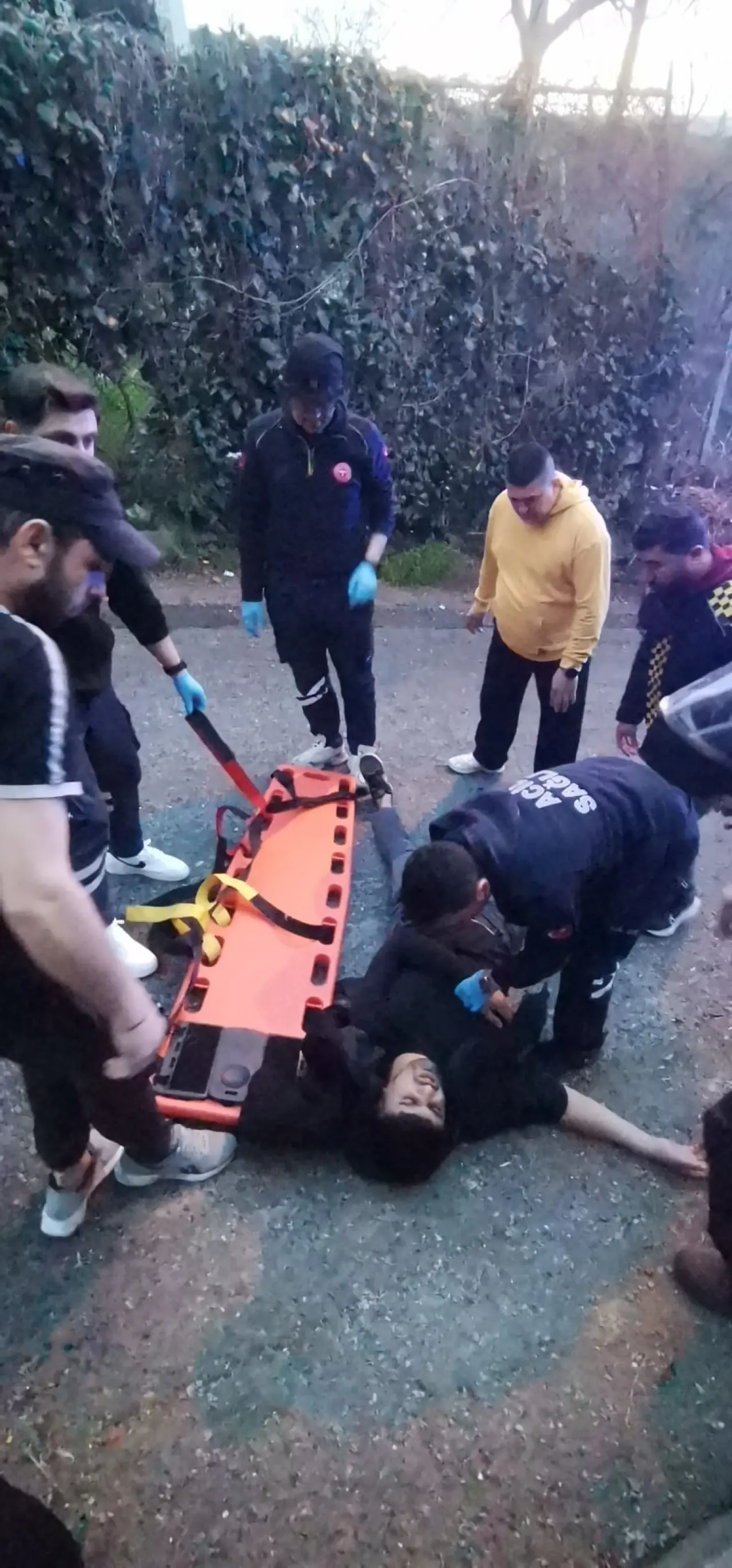 Sarıyer’de saniyeler içinde yere savruldu, o anlar kameraya yansıdı 3