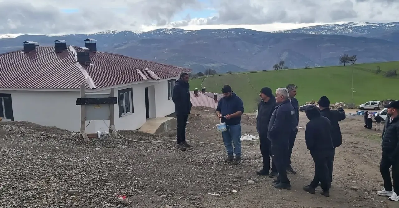 KAYAÖREN KÖYÜ’NDE KONUT ÇALIŞMALARI YERİNDE İNCELENDİ 2