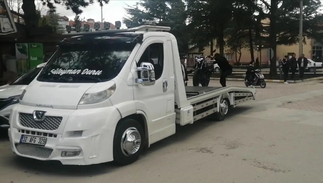 Kavşakta ölümcül hata! Otomobil ve motosiklet çarpıştı 2