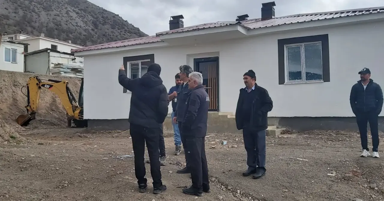 KAYAÖREN KÖYÜ’NDE KONUT ÇALIŞMALARI YERİNDE İNCELENDİ 1