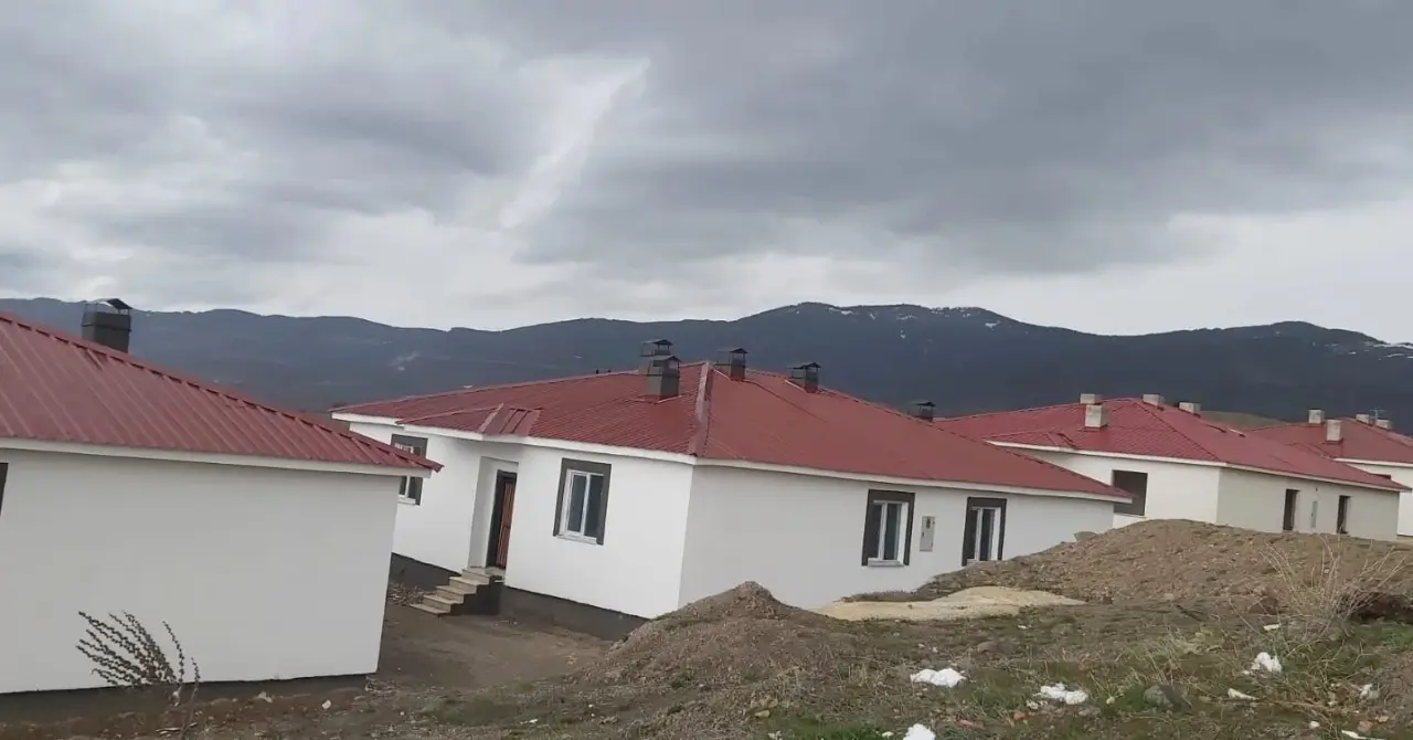 KAYAÖREN KÖYÜ’NDE KONUT ÇALIŞMALARI YERİNDE İNCELENDİ 4