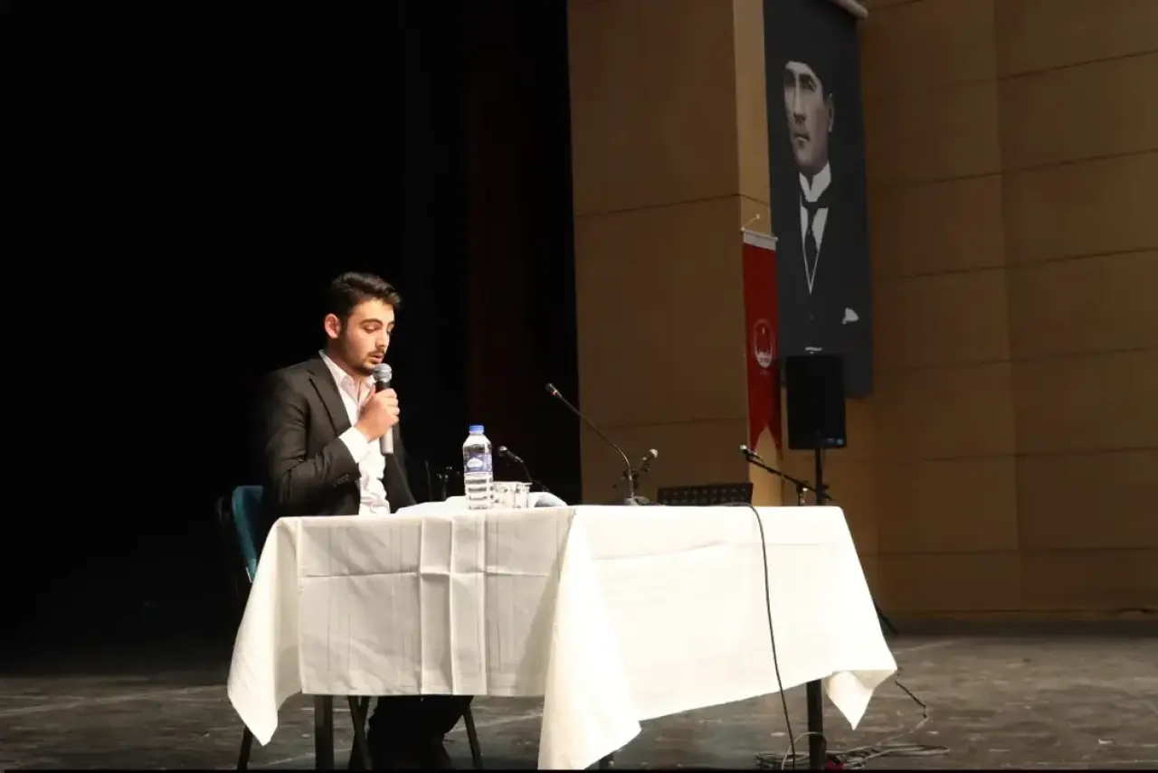 Sivas’ta “Namazla Dirilen Nesil” Konferansına Yoğun İlgi 4
