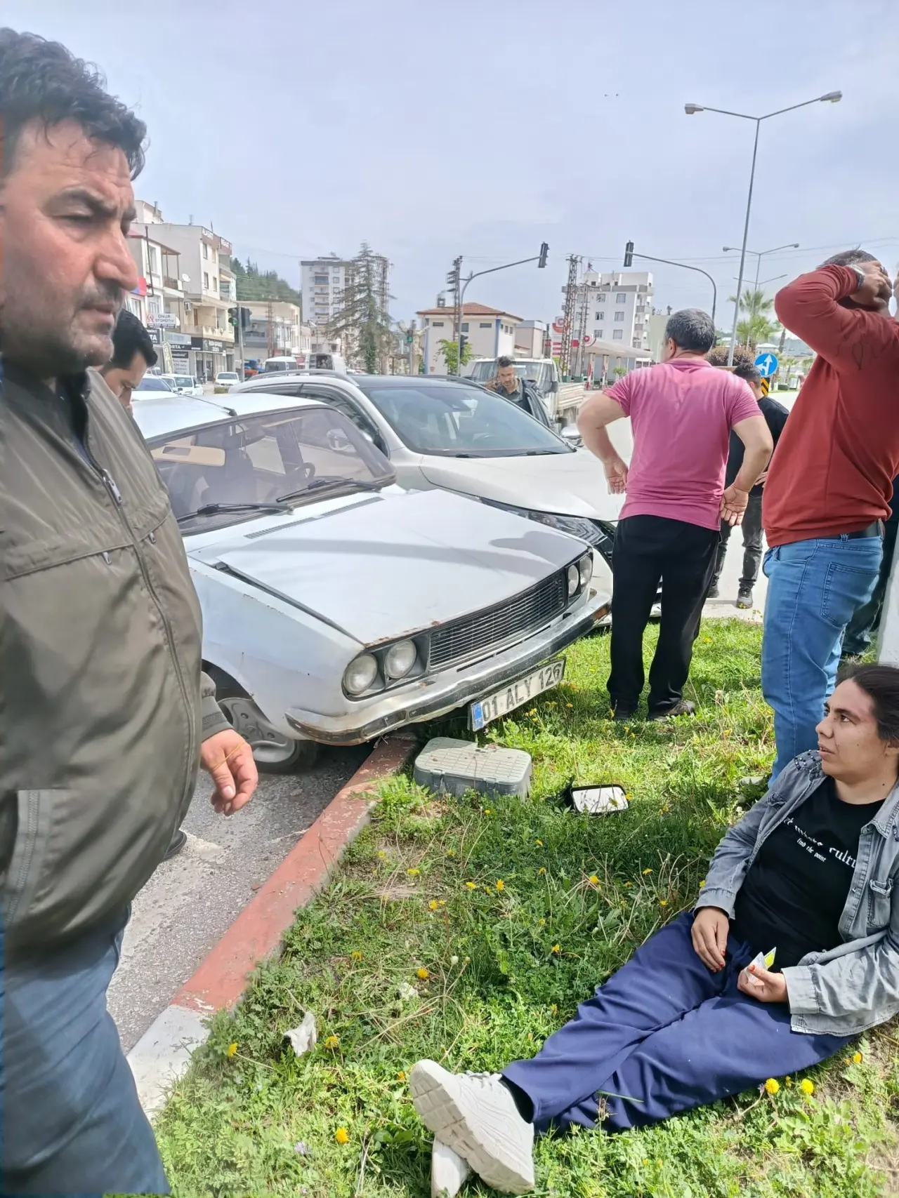 Osmaniye’de korkutan kaza! Bulvarda çarpışma sonrası panik 2