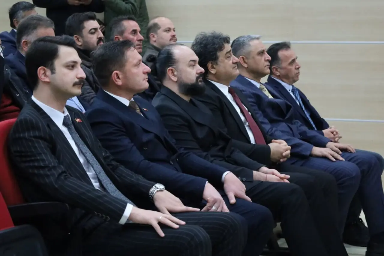 Kaymakam Kukuş Kariyer Günlerinde Gençlerle Buluştu 3