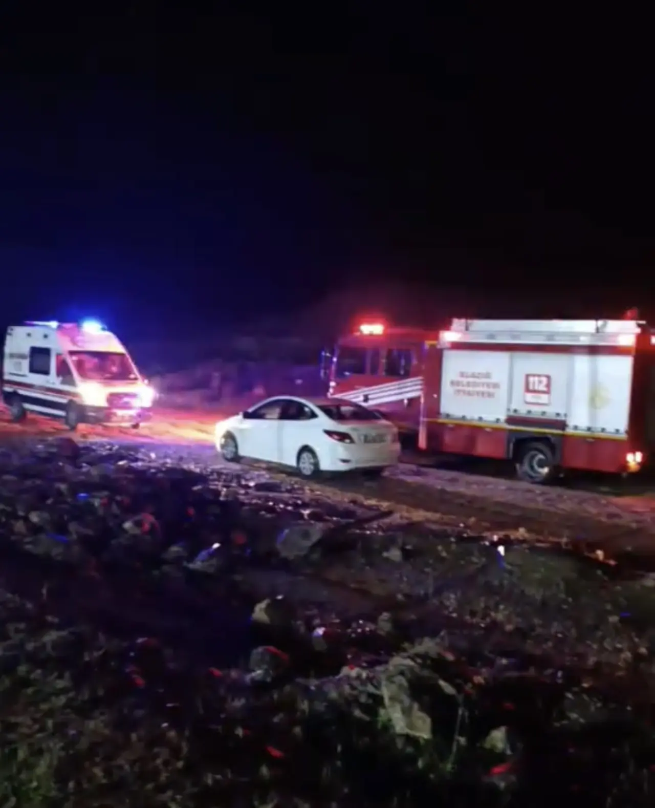 Elazığ’da halısahada korku dolu anlar! Koluna tel saplandı 2