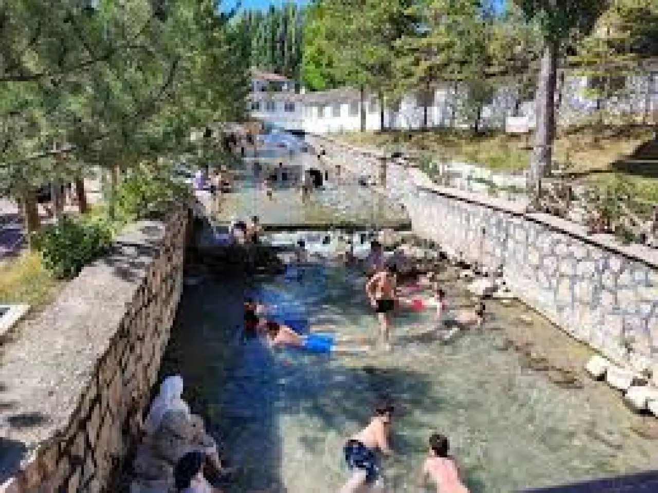 Hem Şifa Hem Mucize: Sivas’taki Bu Gölü Dünya Konuşuyor! 2