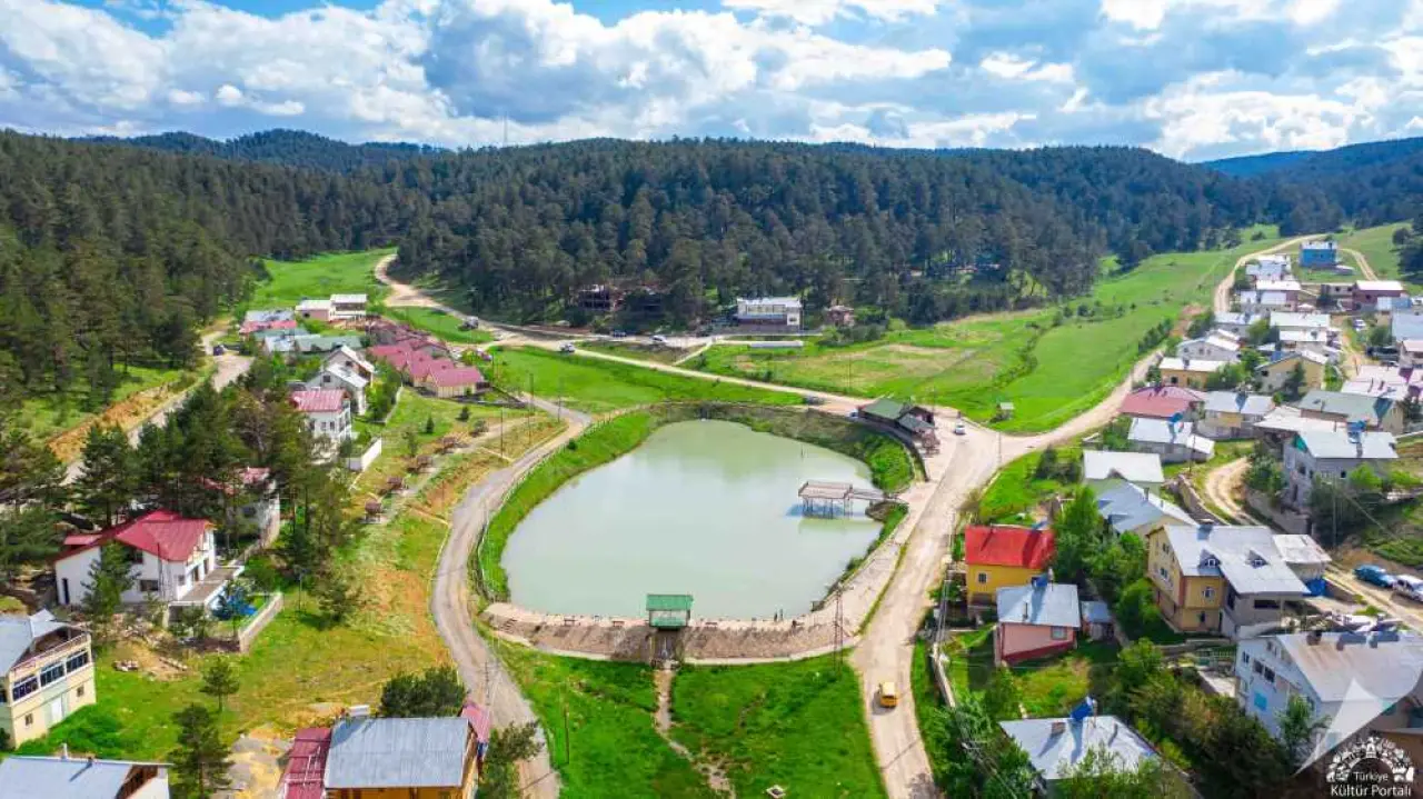 Bu Manzara Sivas'ta: Ayder'e Benzeyen Yayla Sosyal Medyada Gündem Oldu 4