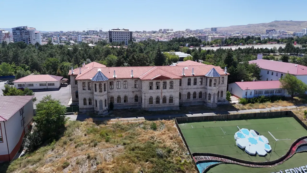 Sivas’ta 144 Yıllık Eğitim Mirası: Sivas Selçuk Anadolu Lisesi 6