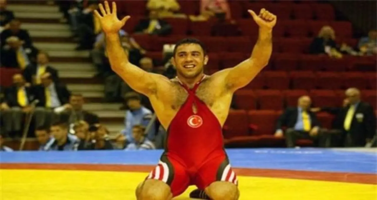 Sivaslı Efsane Hamza Yerlikaya Kimdir? Asrın Güreşçisinin Şoke Eden L... 2
