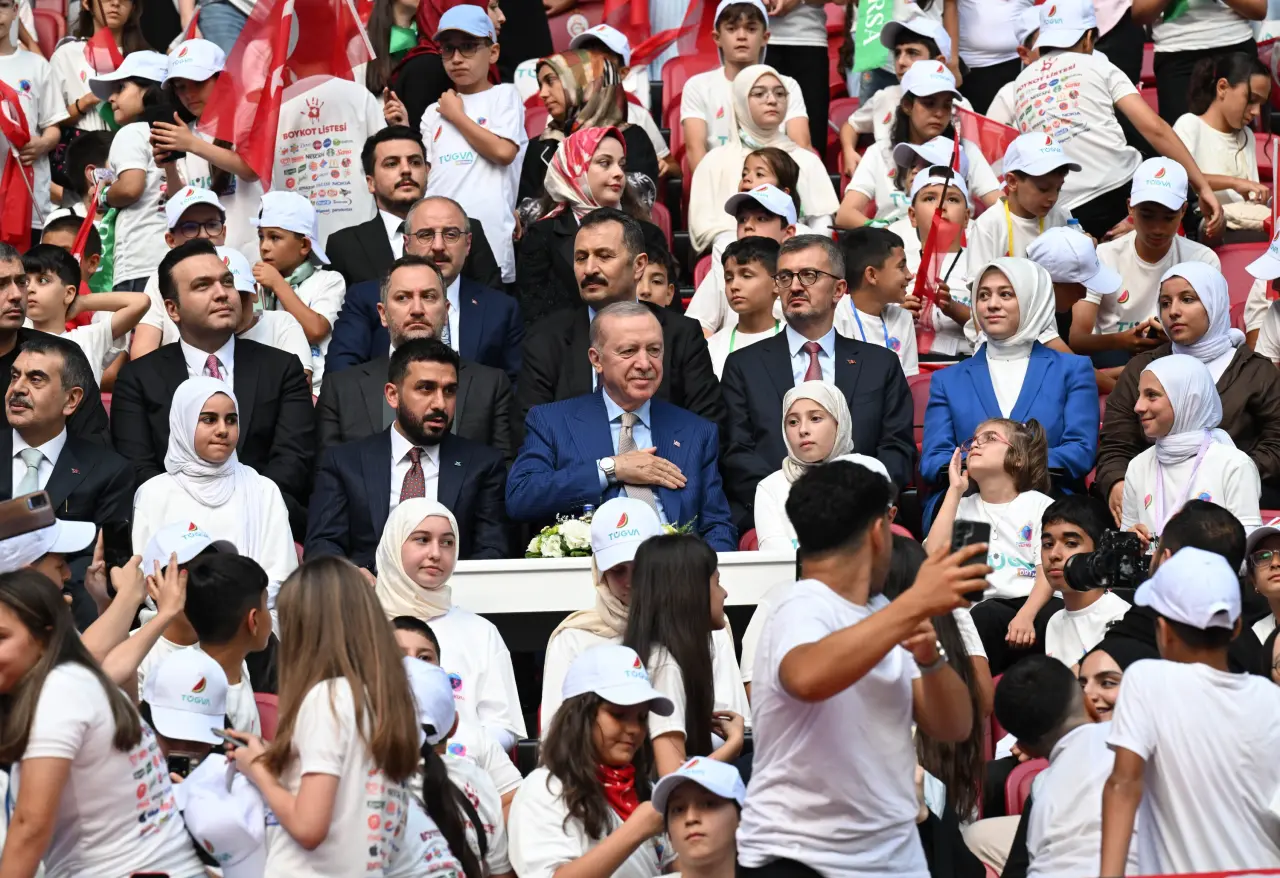 Recep Tayyip Erdoğan: “Gençlerimizin En İyi Şekilde Yetişmesi İçin Çalışıyoruz” 2