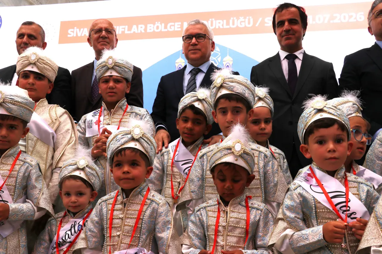 Sivas’ta 530 Yıllık Vakıf Geleneği Yaşatıldı: 30 Çocuğa Sünnet Şöleni 5
