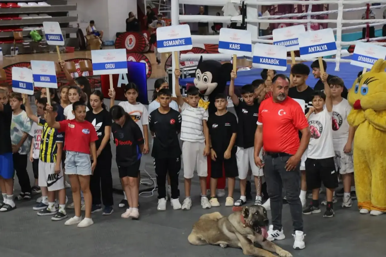 Sivas’ta U-13 Türkiye Boks Şampiyonası heyecanı sürüyor 4