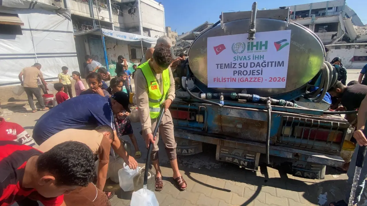 Sivaslı hayırseverlerden Gazze’ye temiz su desteği 10