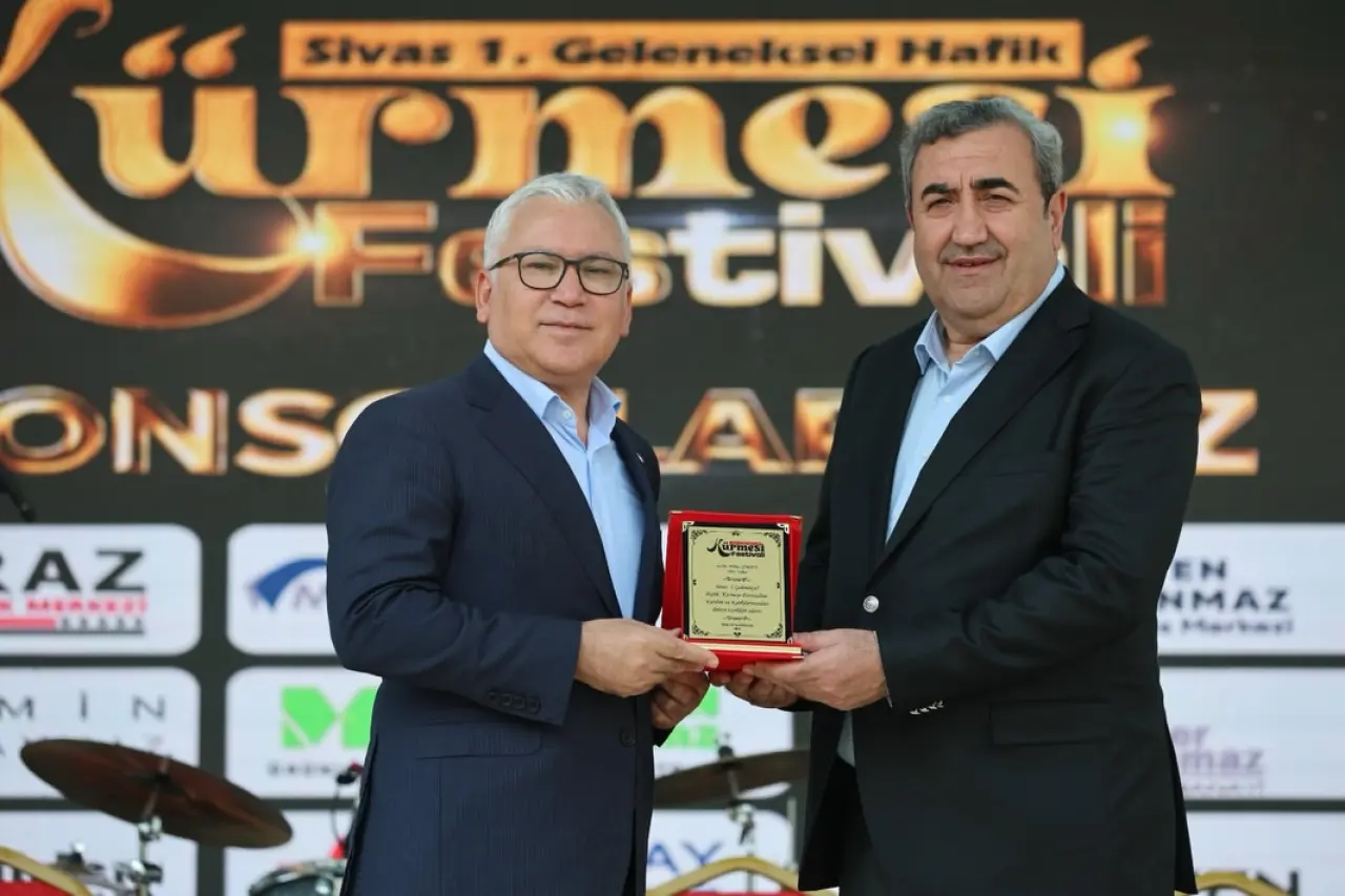Vali Yılmaz Şimşek ve Başkan Adem Uzun Hafik Kürmeşi Festivali'ne Katıldı 2