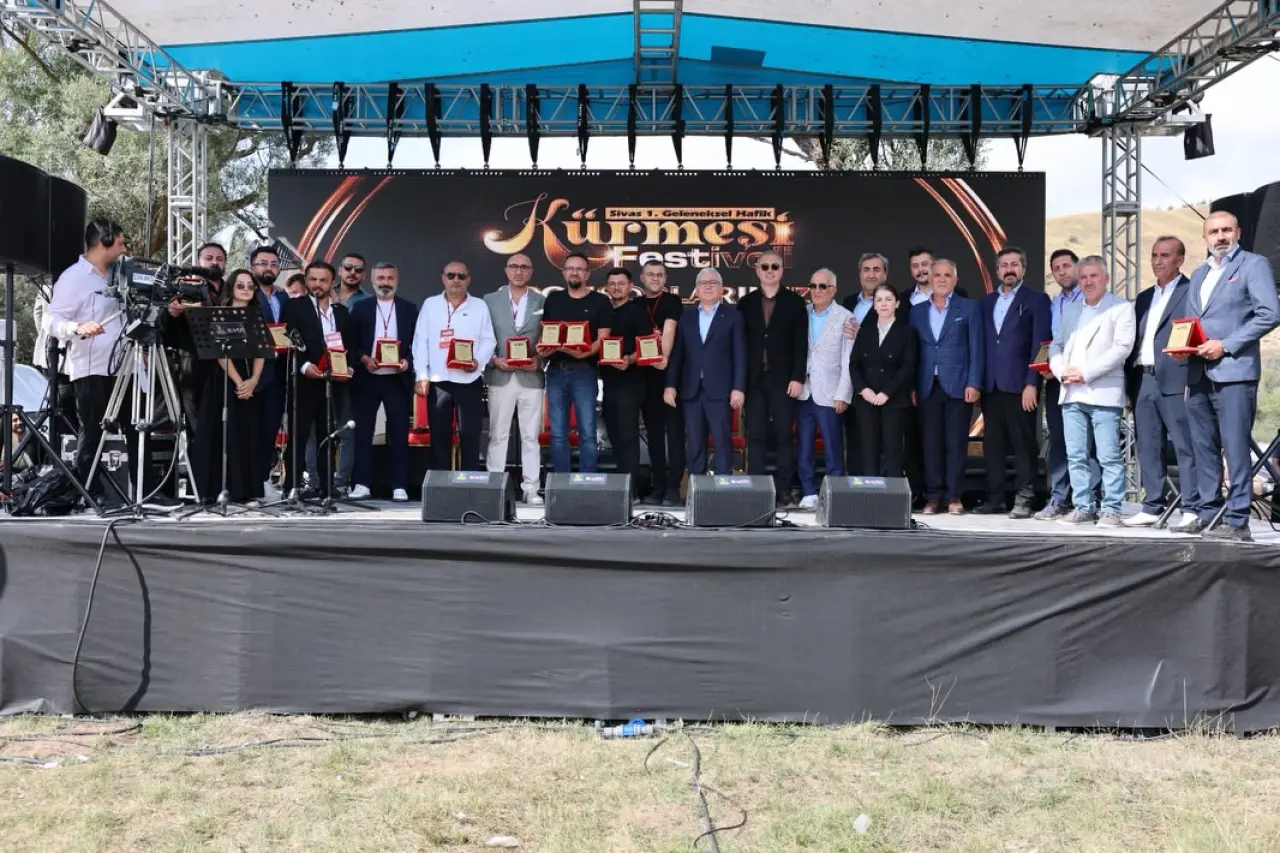 Vali Yılmaz Şimşek ve Başkan Adem Uzun Hafik Kürmeşi Festivali'ne Katıldı 1