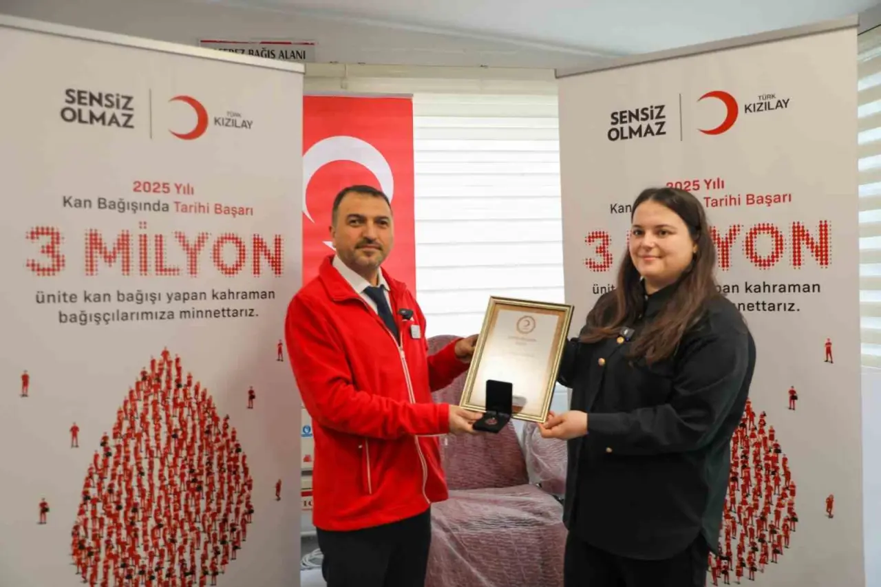 turk-kizilay-2025te-3-milyon-unite-kan-bagisi-hedefine-ulasarak-rekora-imza-atti